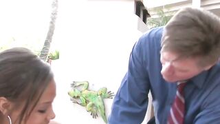 Obsessive Lust Black Stepdaughter Devours White Stepfathers Beefy cazzo
