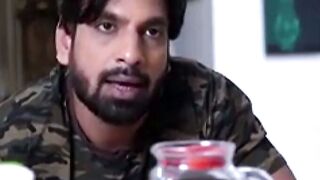 Husband Ke Jaate Se Bhabhi Ne Aapn Boyfriend sath Romance Kiya.mp4