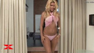 Loira Deliciosa Com Um Rabo Gigante Quica na Pica Grande