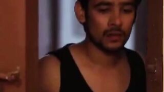 Badi Sister Ayesha Ne Chhota Bhai Ke Sath Date Par Apni Cheechein Khulne Ka Match Kiya