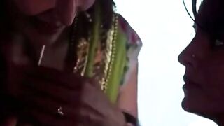 NachneinI ne Bhabhi malkin ko Khush Kiya Lesbian Romance