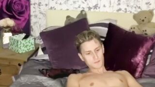 ؤول Skinny Twink Austin Greenwood Goes from Virgin to Anal rent boy 