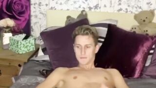 ؤول Skinny Twink Austin Greenwood Goes from Virgin to Anal rent boy 