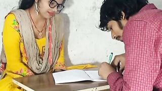 Chuppi Todo! Student Ne Youthful School Mistress Ki Phone Sex FILM
