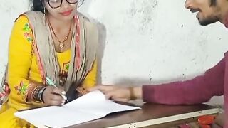 Chuppi Todo! Student Ne Youthful School Mistress Ki Phone Sex FILM