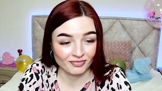 UNBELIEVABLE ASSET DIcombeic! Juicy Redhead SOCunique Strips Down to BRA and BLACK TAshaa in HOT Private SHOW!