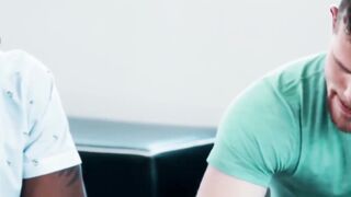 PLAY GOD WITH AARON REESE 4HAND CREW GETS DIRTY IN Javiers Paranoid Critic Hot Mess! WHOS THE REAL GOD NOW