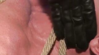 DESTRUCTION OF THE MUSCULAR DEREK PAIN KRIS BLEWS HIS WORST INSTEAD OF BEING ROPED