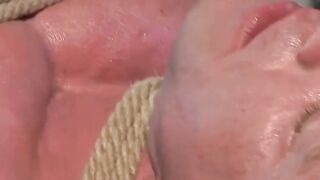 DESTRUCTION OF THE MUSCULAR DEREK PAIN KRIS BLEWS HIS WORST INSTEAD OF BEING ROPED
