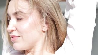 x27UNBELIEVABLE EXPOSURE!x27 Gorgeous Brunette Demolishes Morning Routine