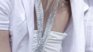 BREATHTAKING BLONDE BOMBSHELL INNAS JUICY NATURAL TAITS GET LICKED AND CRUSHED!