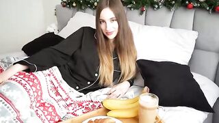 SLEIGH THE GAME Stepsisters Christmas Morning Blowjob BLAST!