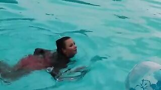 CUTIE GETS THROTTLED BY A BULKY BITCH AND addicts gets a paradise of GORDA PUCCINO
