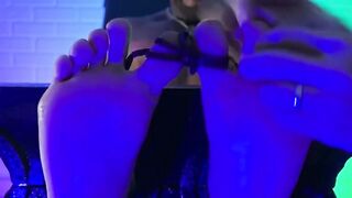 Gunnar gets GROUNDED by a hairy HELLRAISER!