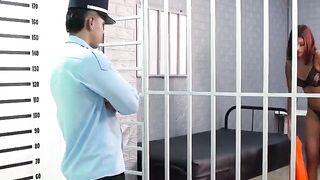 LUTHER PRISON GUARD GETS LUCKY WITH LINTA  LOTS OF CREAM