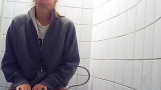 nice wives pee, spycam, frontview, unpixeled, true spy