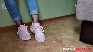 Amazing bimbos Shows Her Cute Heels To The Camera