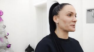 milf Lilly Squirts inside the Kitchen