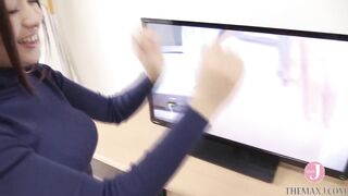 隣に引っ越してきた山中真由美とお友達に、ファンであることがバレてなぜかビデオと本物のお尻を見比べることに⁈ - 山中 真由実 [bmay-006]