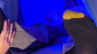 Handsome Shy got his feet worshiped and sucked by horny Dan Edwards