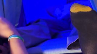 Handsome Shy got his feet worshiped and sucked by horny Dan Edwards