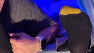 Handsome Shy got his feet worshiped and sucked by horny Dan Edwards