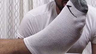 UNLEASH THE FETISH THE FEET KING Zeek Makes Thoms Beard Shine with Every Inch of Foot Licking Worship!
