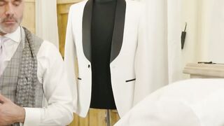 DREW DIXON SURRENDERS TO HIS TAILOR AN EPIC BAREBACK BANGING!