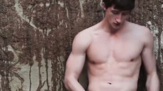 California Dreaming Muscle Hunk Lance Alexander UNLEASHES HIS BEHEMOTH COCK and SPLURGES CUM all over the Golden State!
