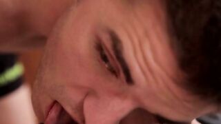 TY THOMAS RIDES TOM BENTLEYS MASSIVE, HARD jednakBEAST WITH JUICY PLEASURE!