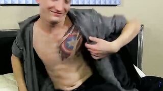 UNSUSPECTING TWINKS WET DREAM COME TRUE  SKYLER EVANS JOINS THE PORNOVERSE!