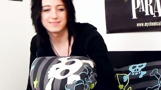 CumCoach Mylo Fox Tattooed Temptation Teaches You How to Juggle Hands and Toys to Reach New Heights of Orgasmic Bliss!
