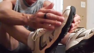 TOETALLY SLAVEISH Richard Lennox SWEATY FEET MASSAGE OF DOOM