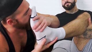 MIGUELS FEET FAINT AT THE SIGHT OF RIKKS BESTIAL COCK  Gym Bunny Blowout Fcksoul!