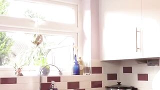 Chubby MILF Lacey Starr Rides Hard GObustThe SUV Is Too Large, Wont Fit In The Garage