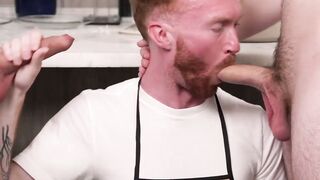 UNLEASH THE CUM FEST 3 HUNG GUYS Gobble EACH OTHERS BOLTS WHILE COOKING! Dakota Lovell and Giovanni 交戦Weapons for Extreme Pleasure
