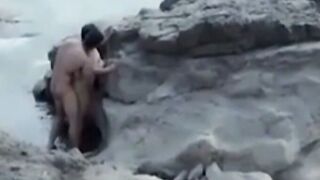 Aunty ki Jawani Barfi Ladki ke Pattharon ke Peeche Ke Bate mobile se check karna Laazmi