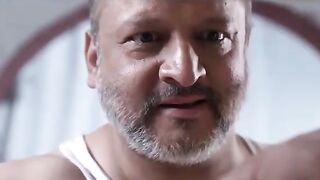 Raja Ki Jungle Ki Beti Kundi Mat Khadkao... Mujhe Bhar Lo!