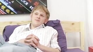 Blond twink Sky Sylvanus plays his dick and jerks off solo