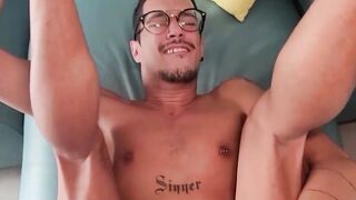 Ray Crosswells Solo Shame Private Cam Show Turns into a Wild Bareback Fuck Session!