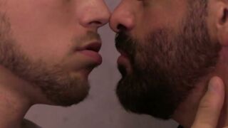 Got a desnuda and perversa escort dude ready to serve you up raw!