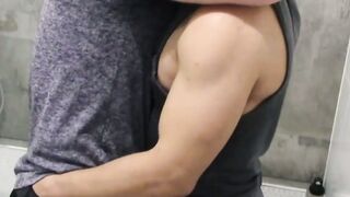 MUSCULAR ZACH GETS CREAMPIED BY BEAU AFTER ANAL FUCKING SESSION!!!