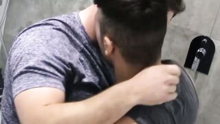 MUSCULAR ZACH GETS CREAMPIED BY BEAU AFTER ANAL FUCKING SESSION!!!