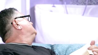 INSATIABLE TEEN BABE KIKI CYRUS GETS M人員 DESTROYED BY BRAWNY DAD COCK  ORAL OVERLOAD EXCESS!