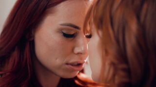 MILF Lesbians Gone Wild Kenna James Seduces Aidra Fox in Insatiable Threesome!