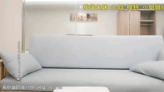 约了个粉衣黑裙萌妹子，镜头前掰穴特写口交骑乘抱起来猛操探花 约了个 约炮 口爆 颜射 口爆 国模 黑丝 高跟 丝袜
