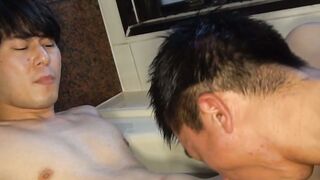 JAPANESE FUUUUUUCK FIESTA 2 HORGY TUB MATES BLOW EACH OTHERS MINDS AND COCKS IN SULTRY SCENE!