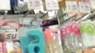 UNBELIEVABLE 3 Japanese Hotties Share a Scorching Hot Peeing Party YOU WONT BELIEVE!