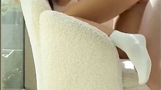 She Gave Me A Happy Ending After A Date, Leakwave