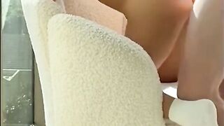 She Gave Me A Happy Ending After A Date, Leakwave
